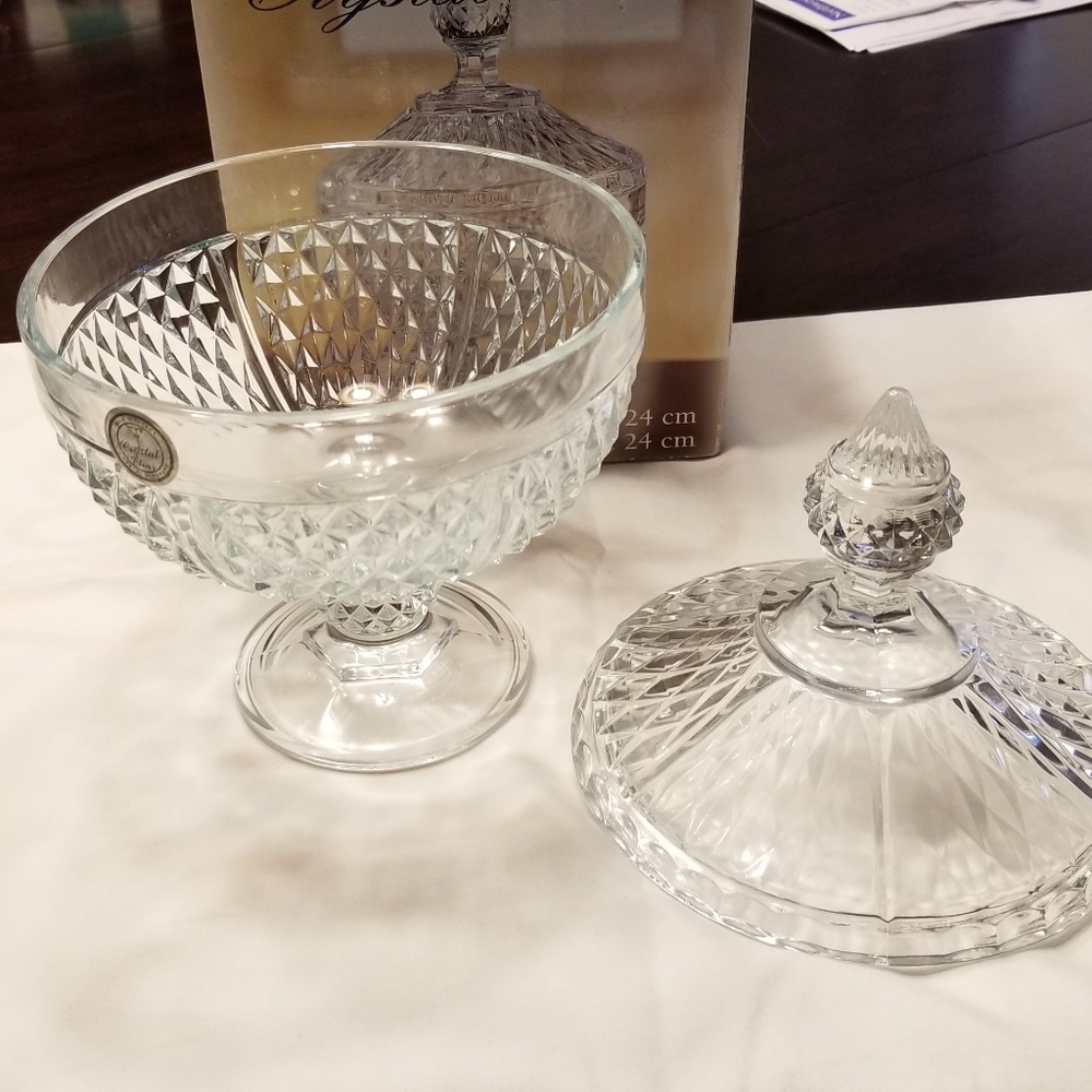 NIB Crystal Clear "Buckingham" Candy Dish - Picture 3 of 6